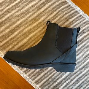New Teva Ellery Chelsea Boots 8.5